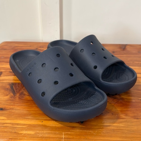 NWOT Crocs Classic Slide Unisex Navy - Picture 1 of 6